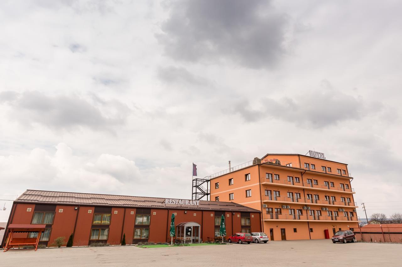 Monte Carlo Reghin Hotel Екстериор снимка