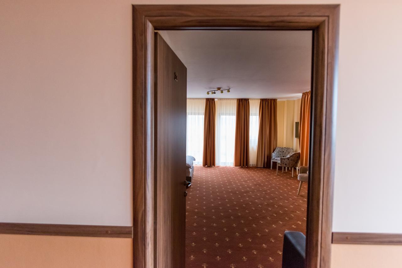 Monte Carlo Reghin Hotel Екстериор снимка